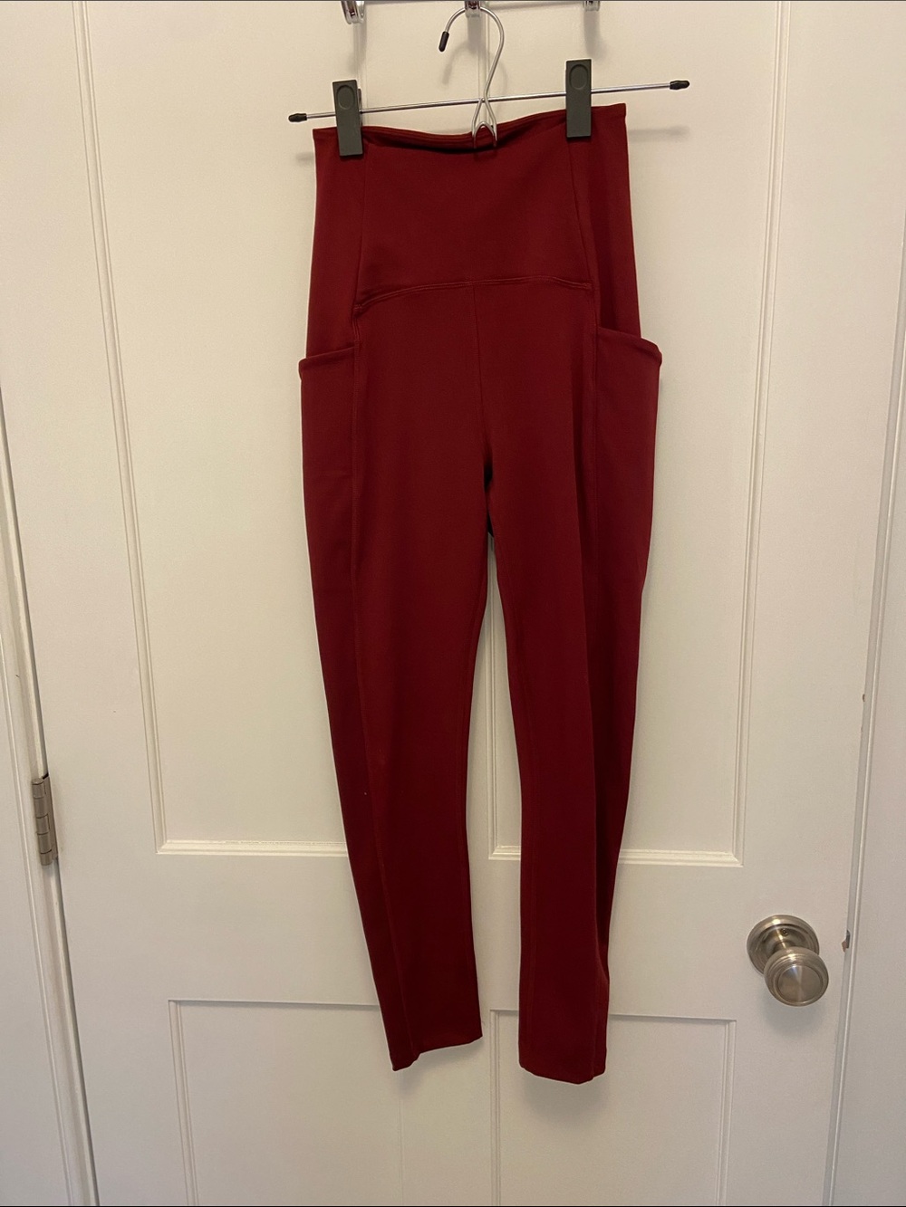 Beyond Yoga High-Waist Side-Pocket Leggings - Burgundy Wine